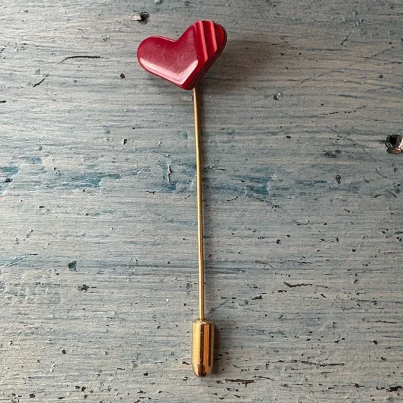 Pretty little gold stick pin with dark red heart, great Valentine’s Day gift - Picture 3 of 10